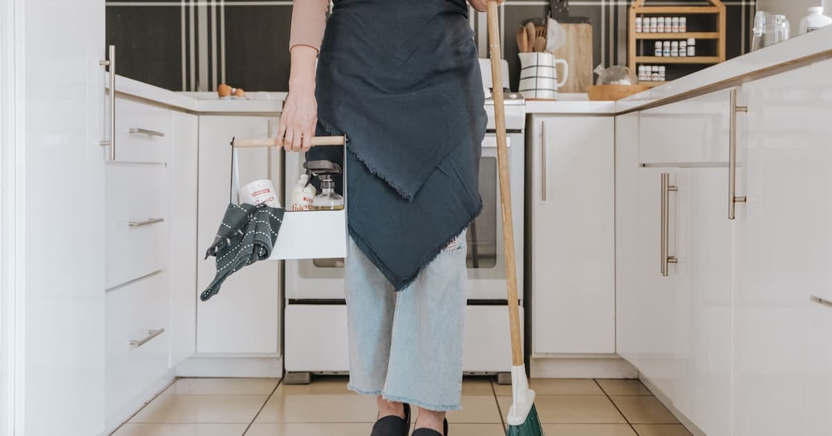 10 Areas Professional Cleaners Always Clean (That You Probably Miss)